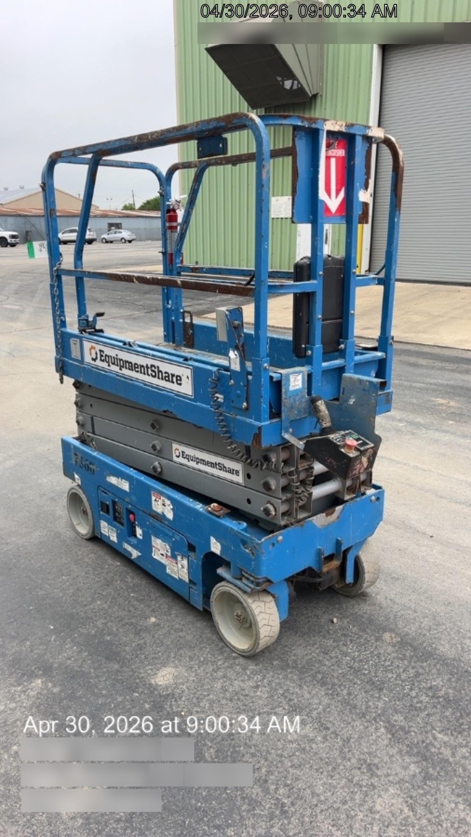 2017 Genie GS-1930 Genie GS-1930 Lift w/Fixed Rail and Chain Entry