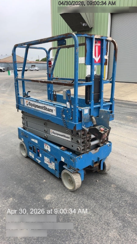 2017 Genie GS-1930 Genie GS-1930 Lift w/Fixed Rail and Chain Entry