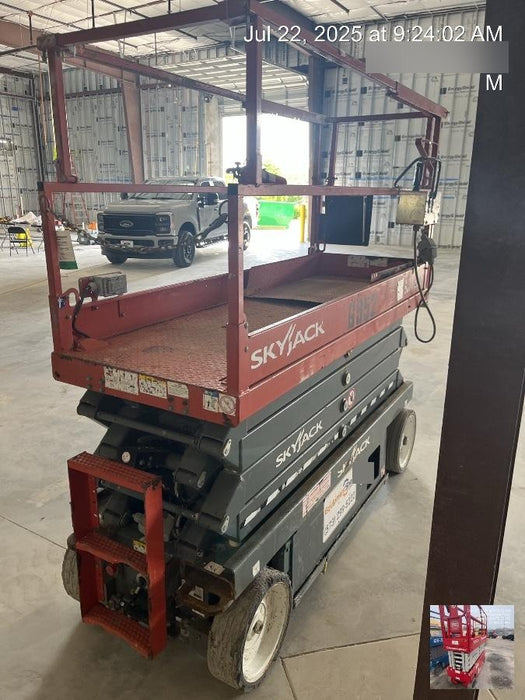 2018 Skyjack SJIII-3226 Skyjack SJIII3226 Scissor Lift w/Trojan Batteries