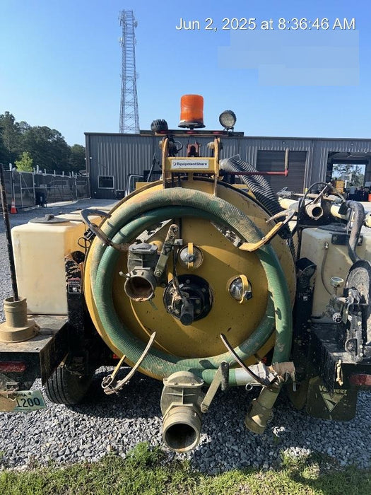 2021 Vac-Tron LP573XDT T4 Koehler Diesel Engine, 500 Gallon Debris Tank, x2 100 Gallon Water Tanks