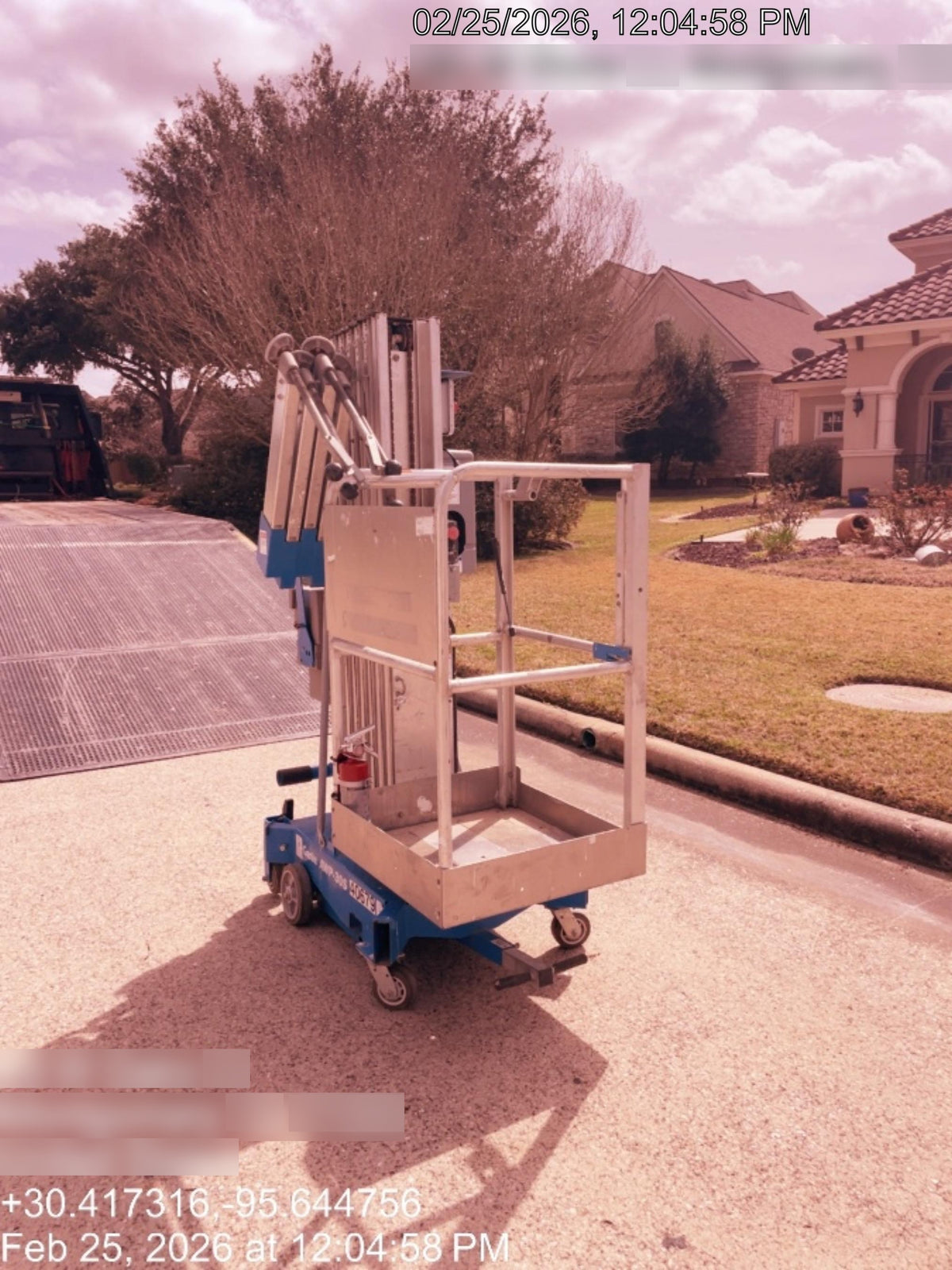 2019 GENIE AWP-30S