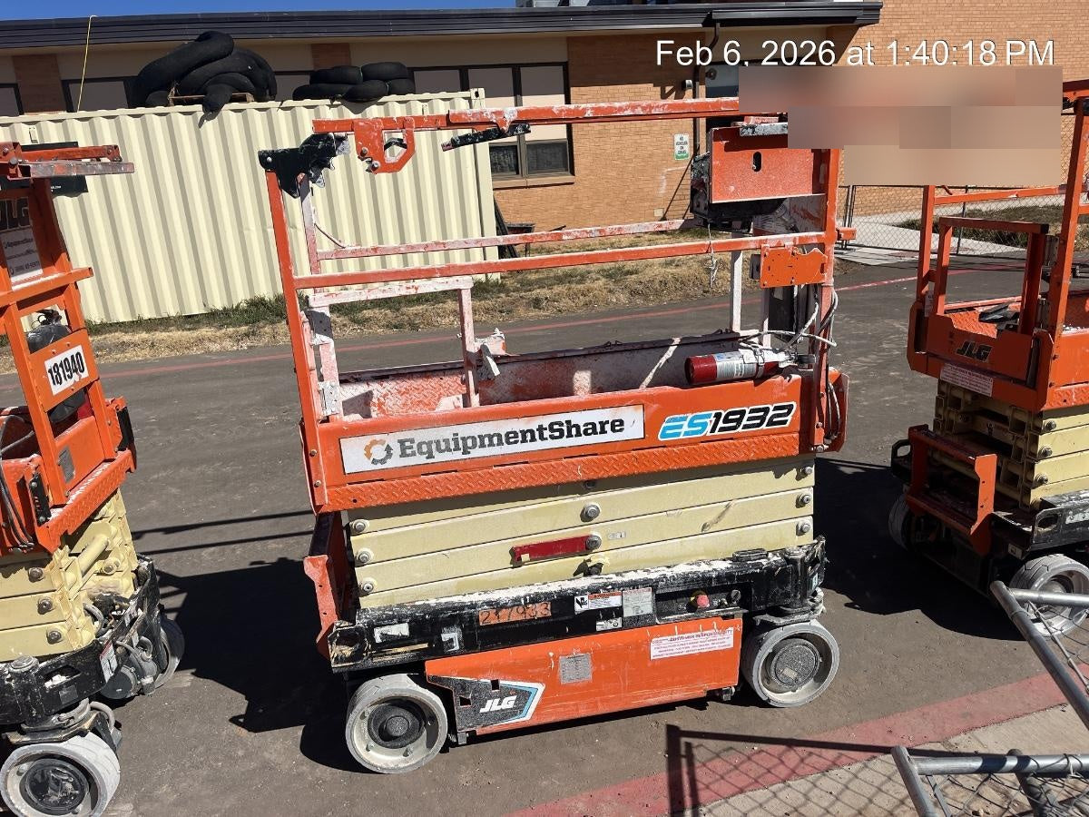 2022 JLG ES1932