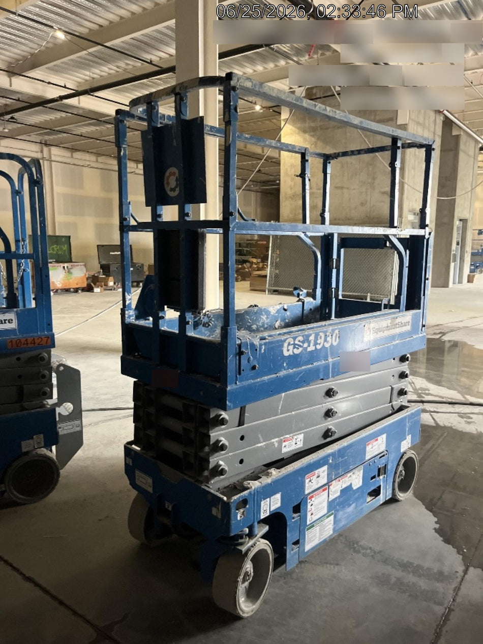 2020 Genie GS-1930 Solid Non Marking Tires, Beacon, Folding rails with half height swing gate, 800W Inverter