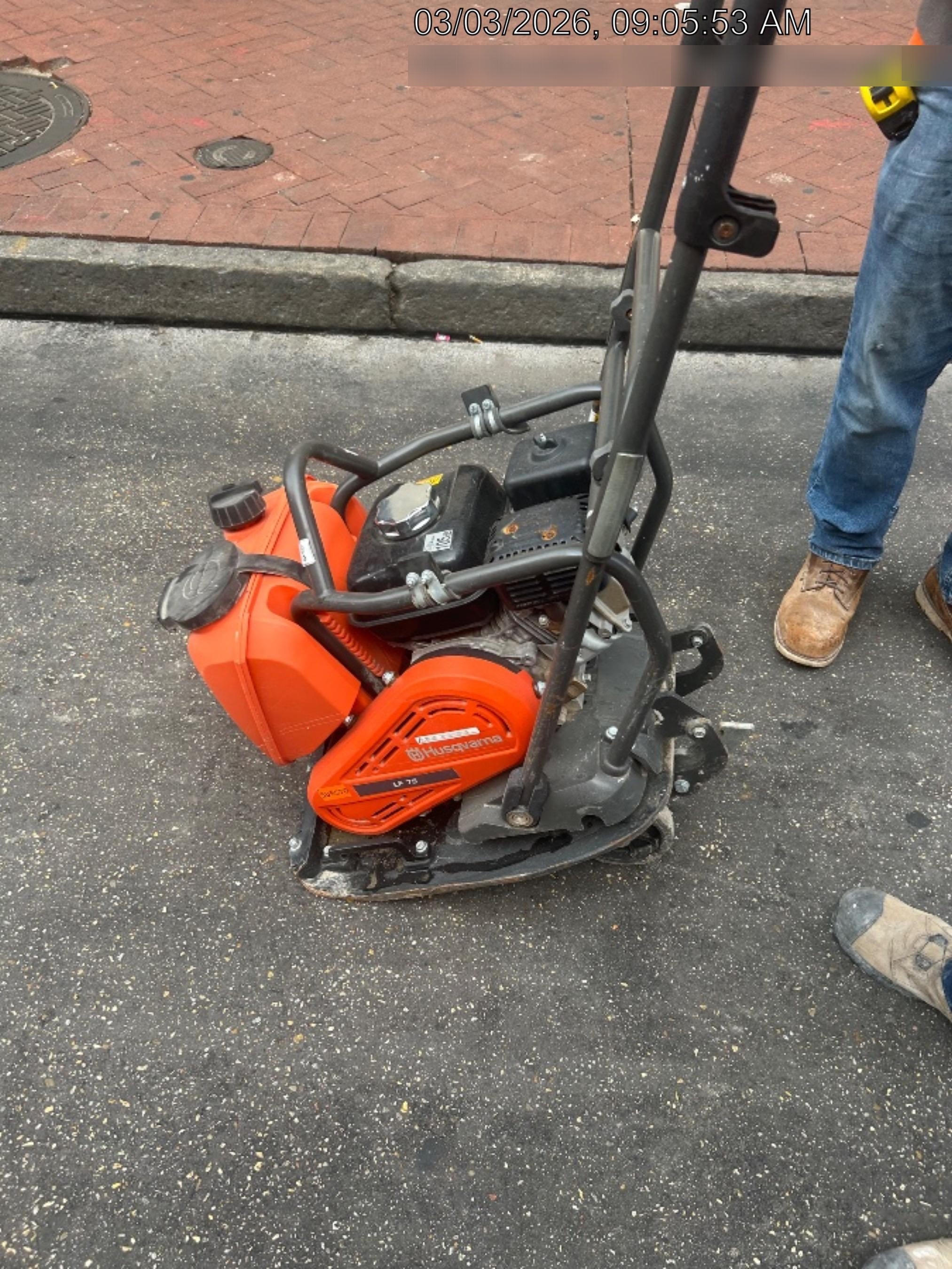 2025 HUSQVARNA LF75