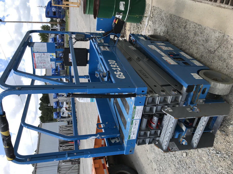 2019 Genie GS-1930 Fixed rails with chain Entry