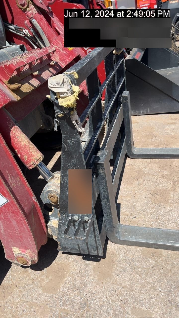 2023 ARROW MATERIAL HANDLING 48" Pallet Forks - Arrow