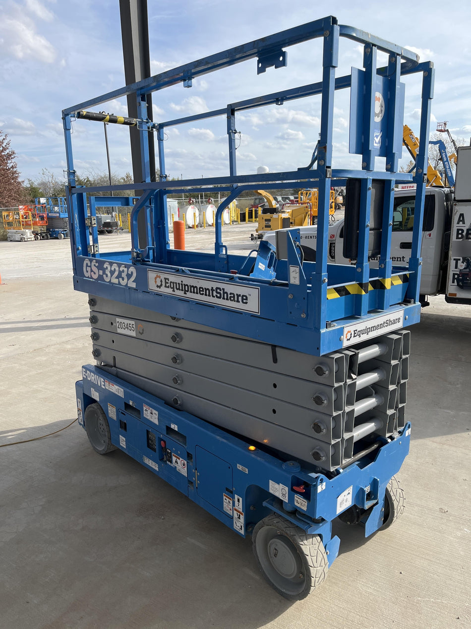 2022 GENIE GS-3232