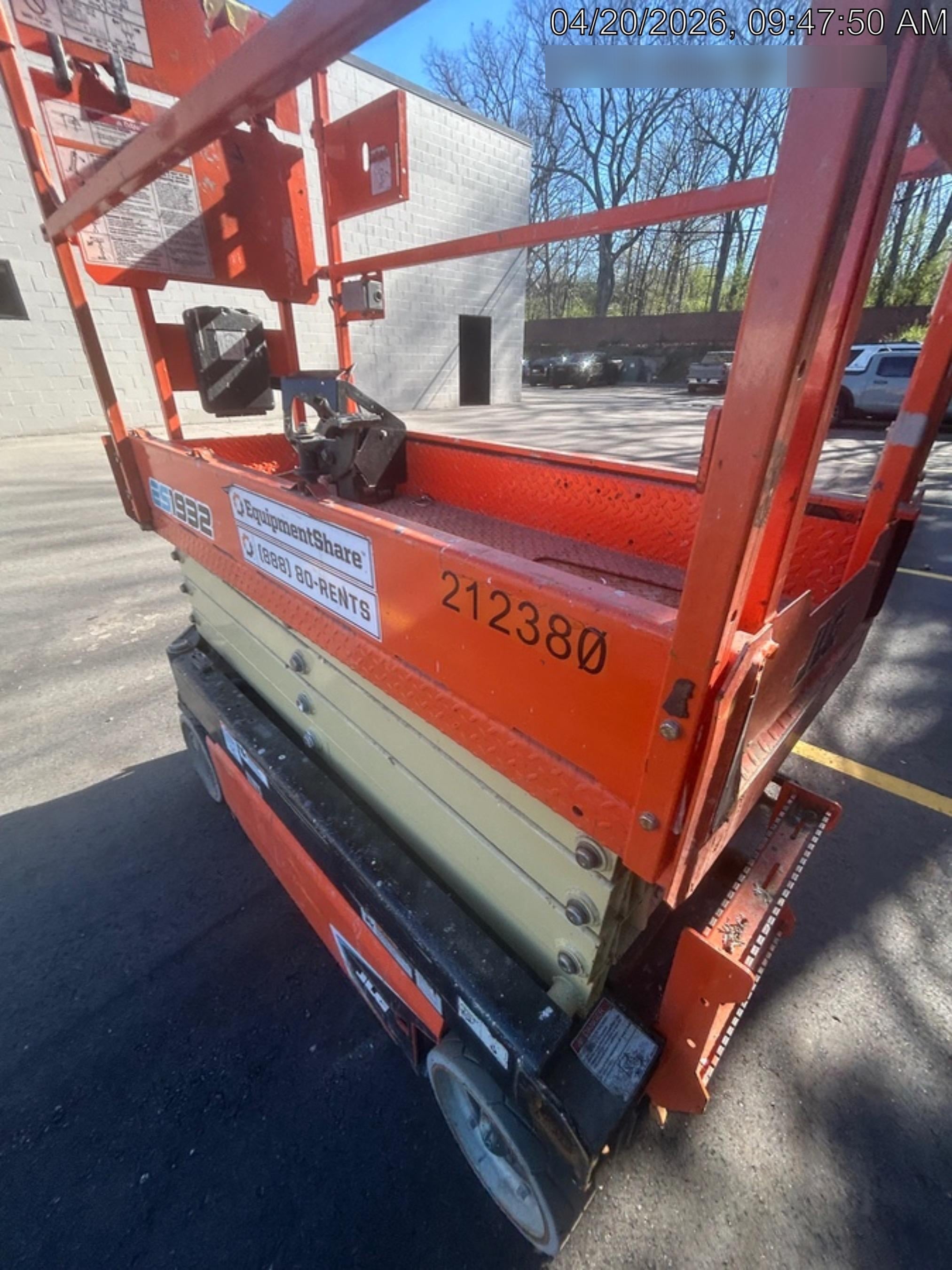 2022 JLG ES1932