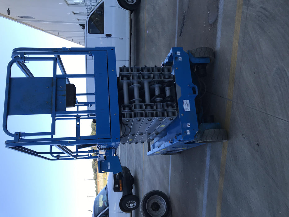 2019 Genie GS-4047 Folding rails with half height swing gate