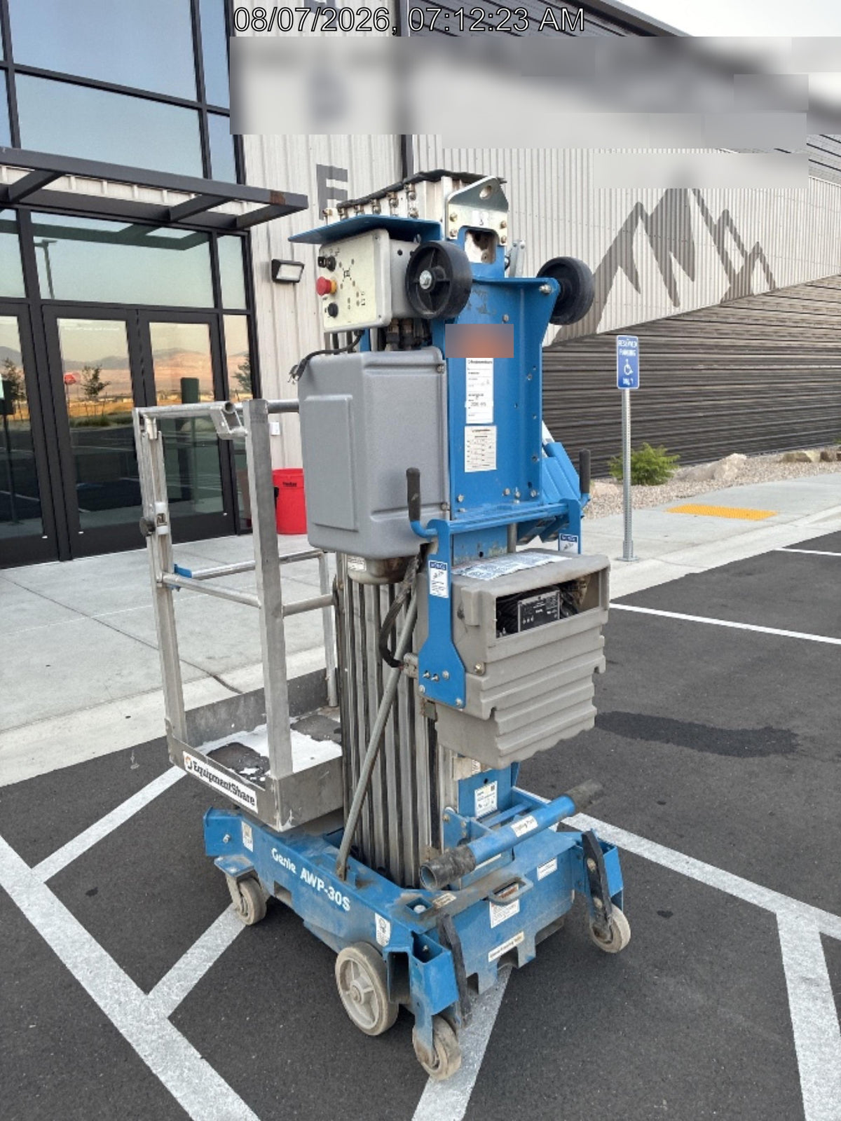 2019 GENIE AWP-30S