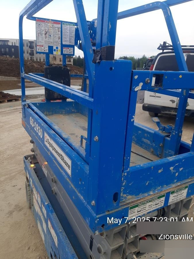 2020 Genie GS-1930 Solid Non Marking Tires, Beacon, Folding rails with half height swing gate