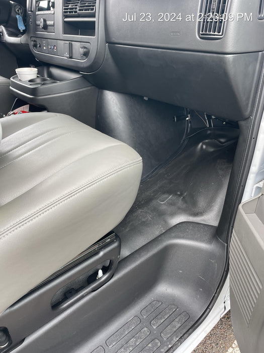 2023 CHEVROLET Express Van - Rental