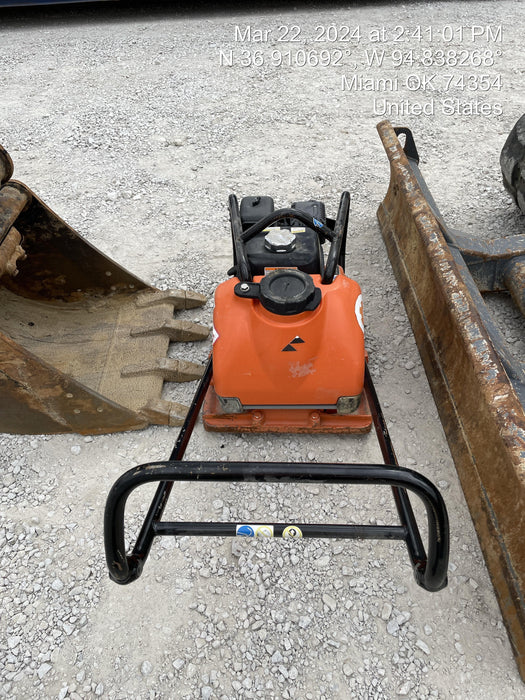 2022 Multiquip MVC88VTHW Plate Compactor, 20", w/Water Tank, Honda GX160