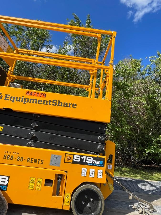 2024 JCB S1932E
