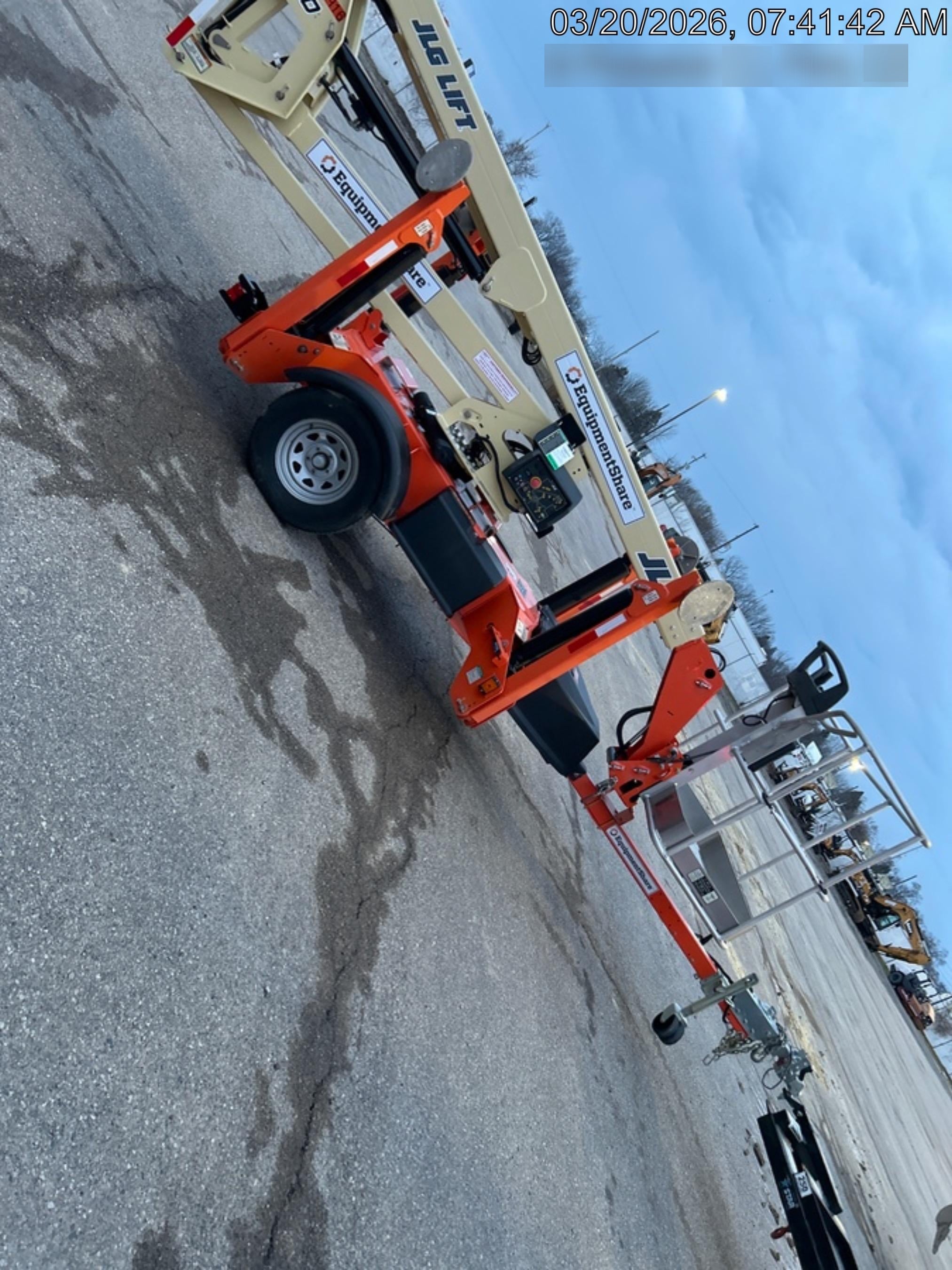 2022 JLG T350