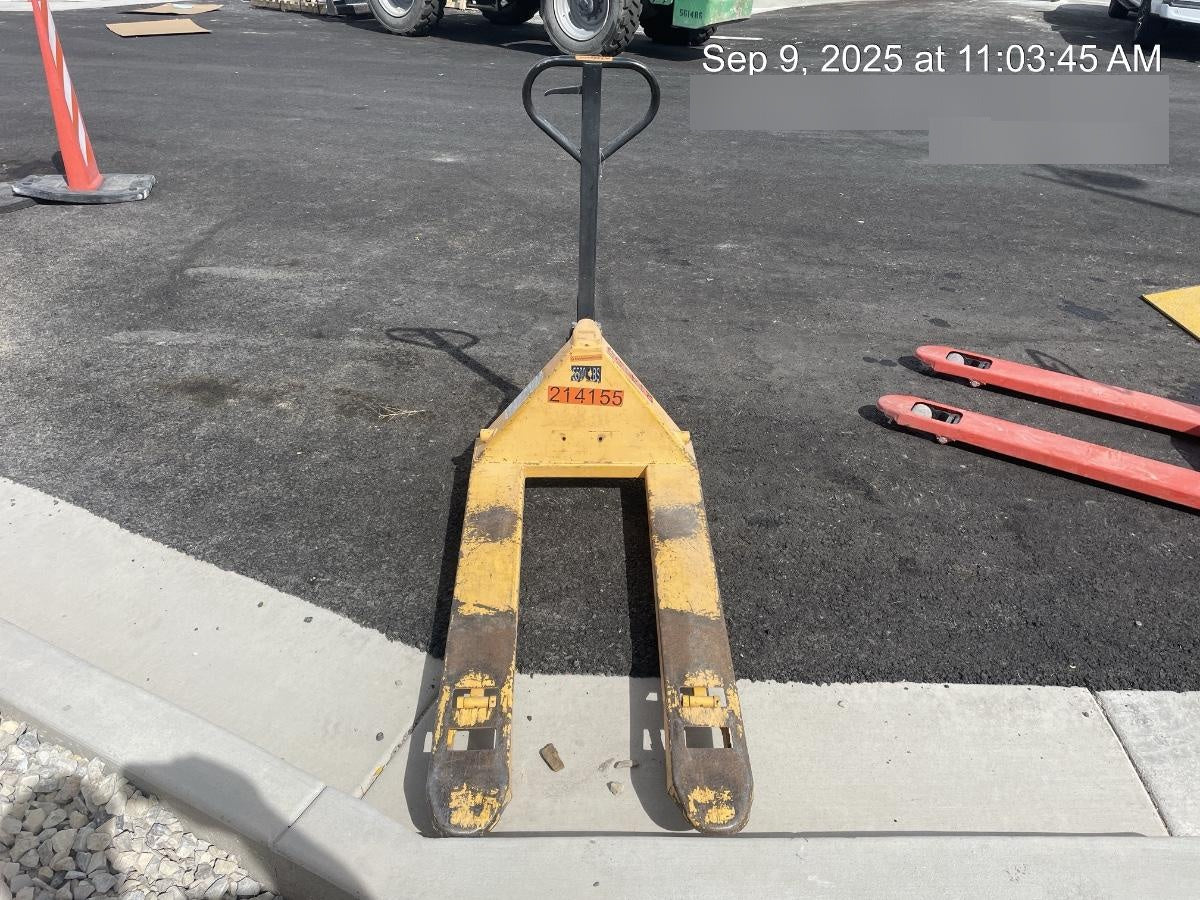 2022 CROWN 5,500lb Manual Pallet Jack - Crown