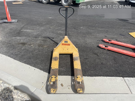 2022 CROWN 5,500lb Manual Pallet Jack - Crown