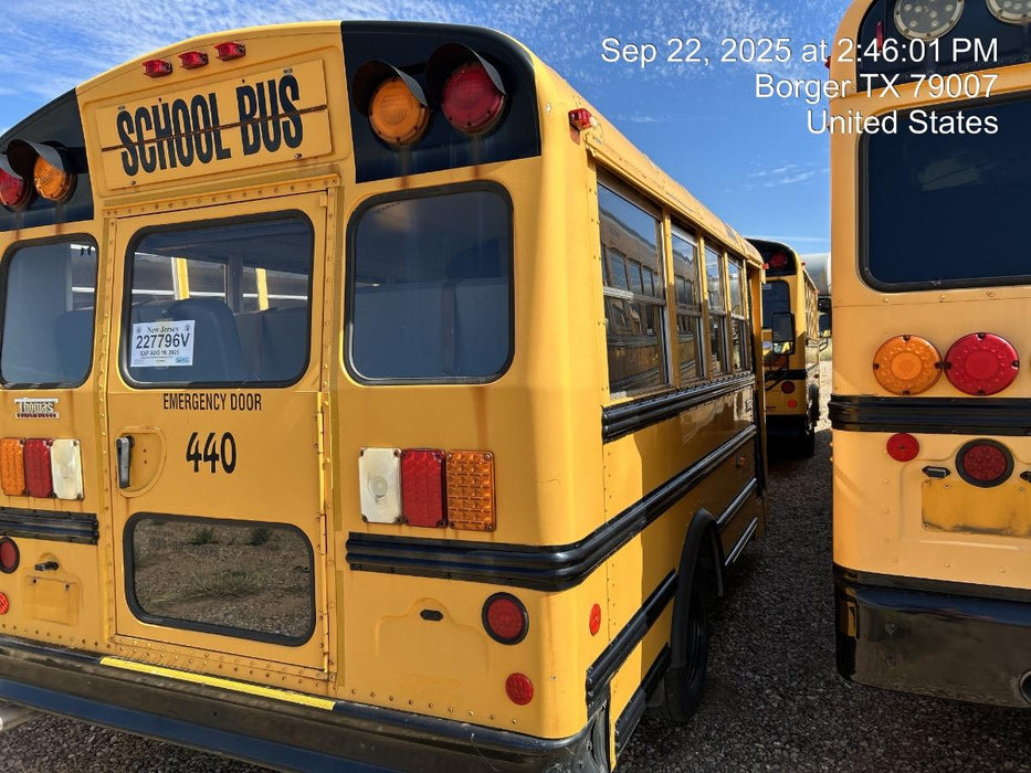 2014 CHEVROLET 3500 Bus