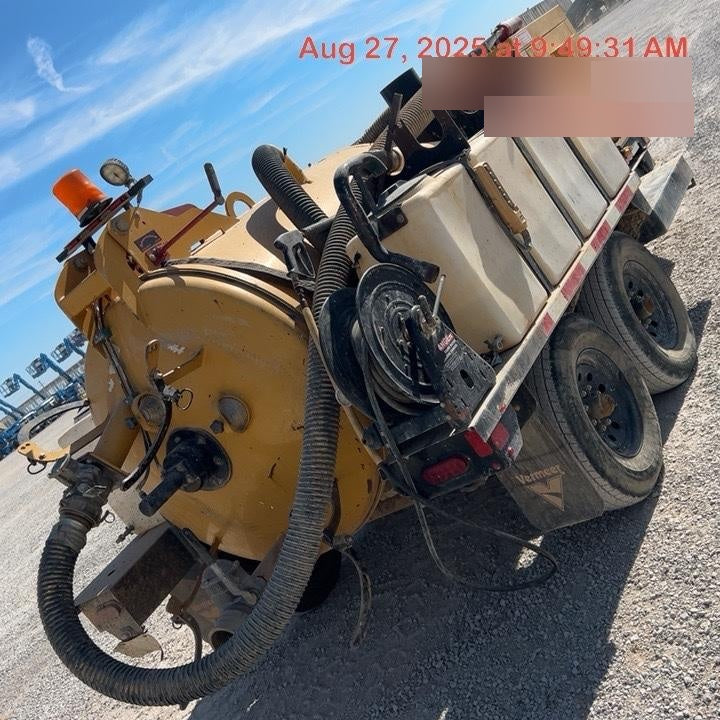 2021 VAC-TRON LP573XDT