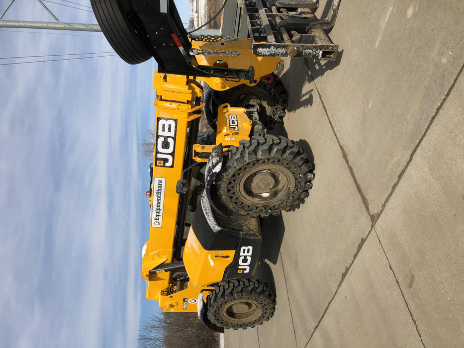 2019 JCB 509-42 Cab/Heat/Air, 74 HP, Solid Tires, STD Worklight, Beacon, Aux Hydraulics, Lifting Eye, Back up Alarm 66" Carriage/60" Forks