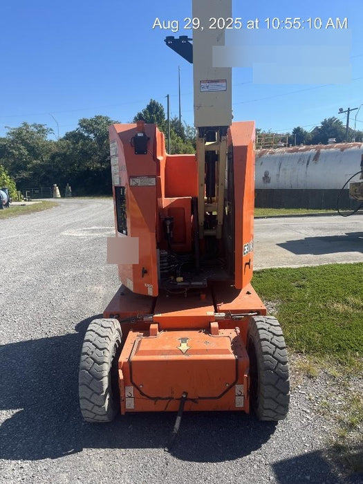 2019 JLG E300AJP