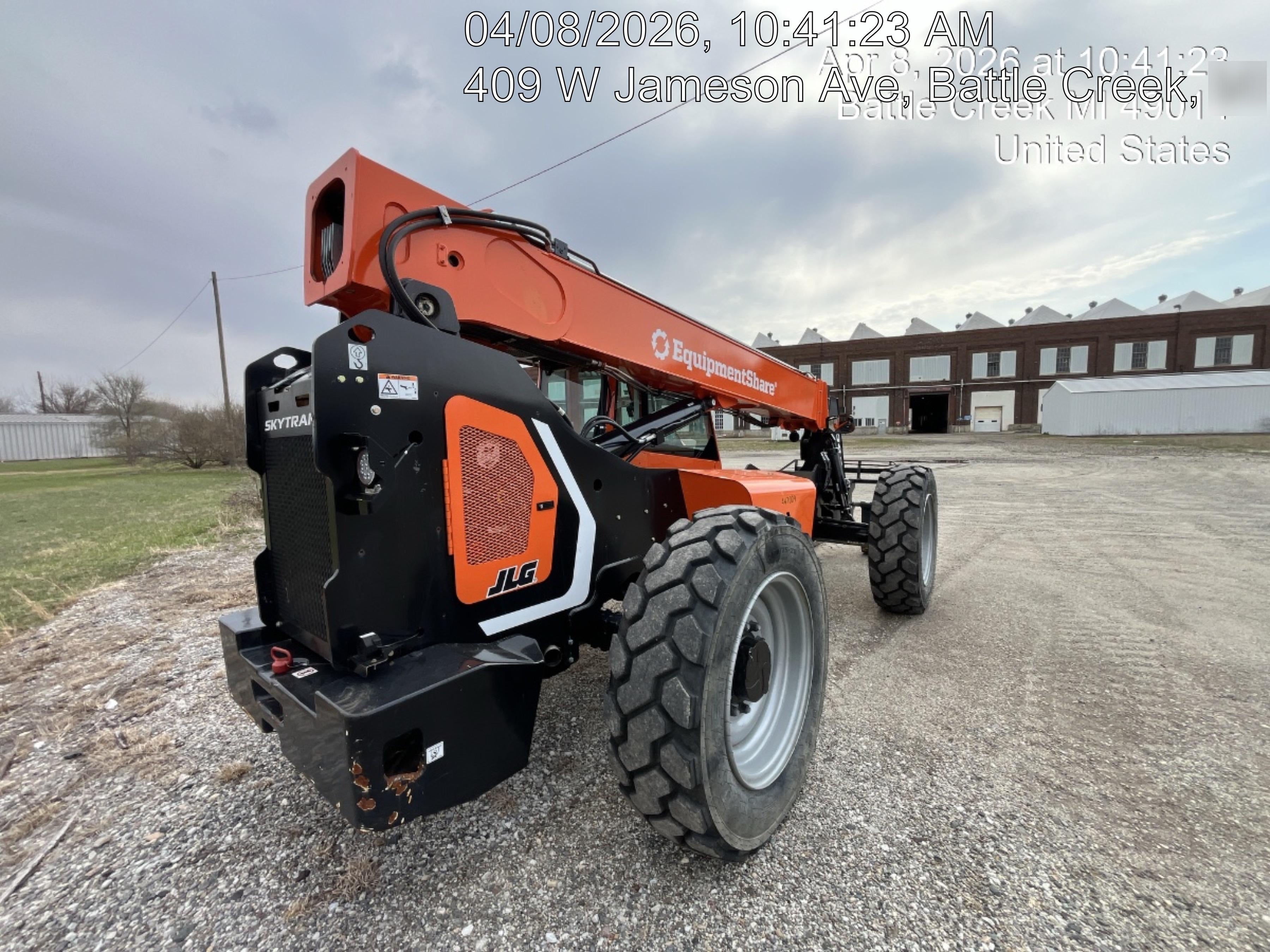 2024 SKYTRAK 8042