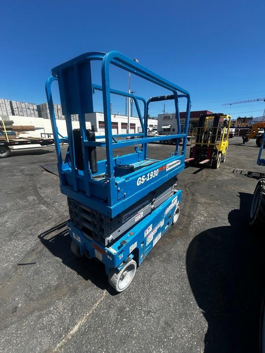 2020 Genie GS-1930 Fixed rails with chain entry gate - Pre A92.20