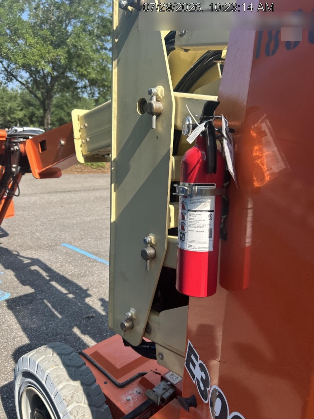 2019 JLG E300AJP