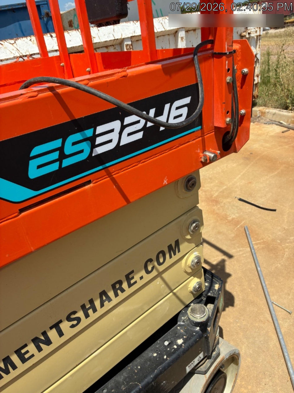 2025 JLG ES3246