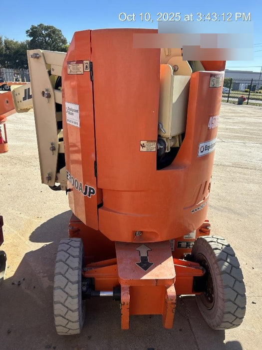 2019 JLG E300AJP