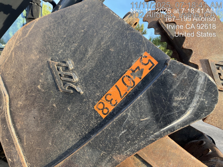 2025 TAKEUCHI 36" Bucket - Takeuchi