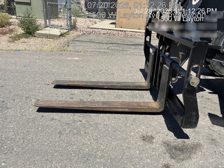 2020 Skytrak 10054 Cab/Heat/Air, Solid Tires, Work Lights, Beacon, Aux Hydraulics, Back up Alarm, Lifting Eye, ES Decals