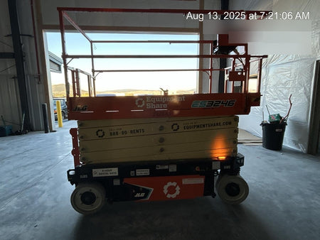 2022 JLG ES3246