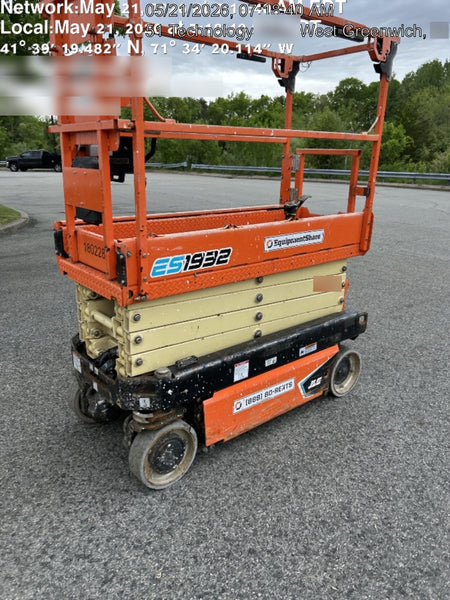 2021 JLG ES1932