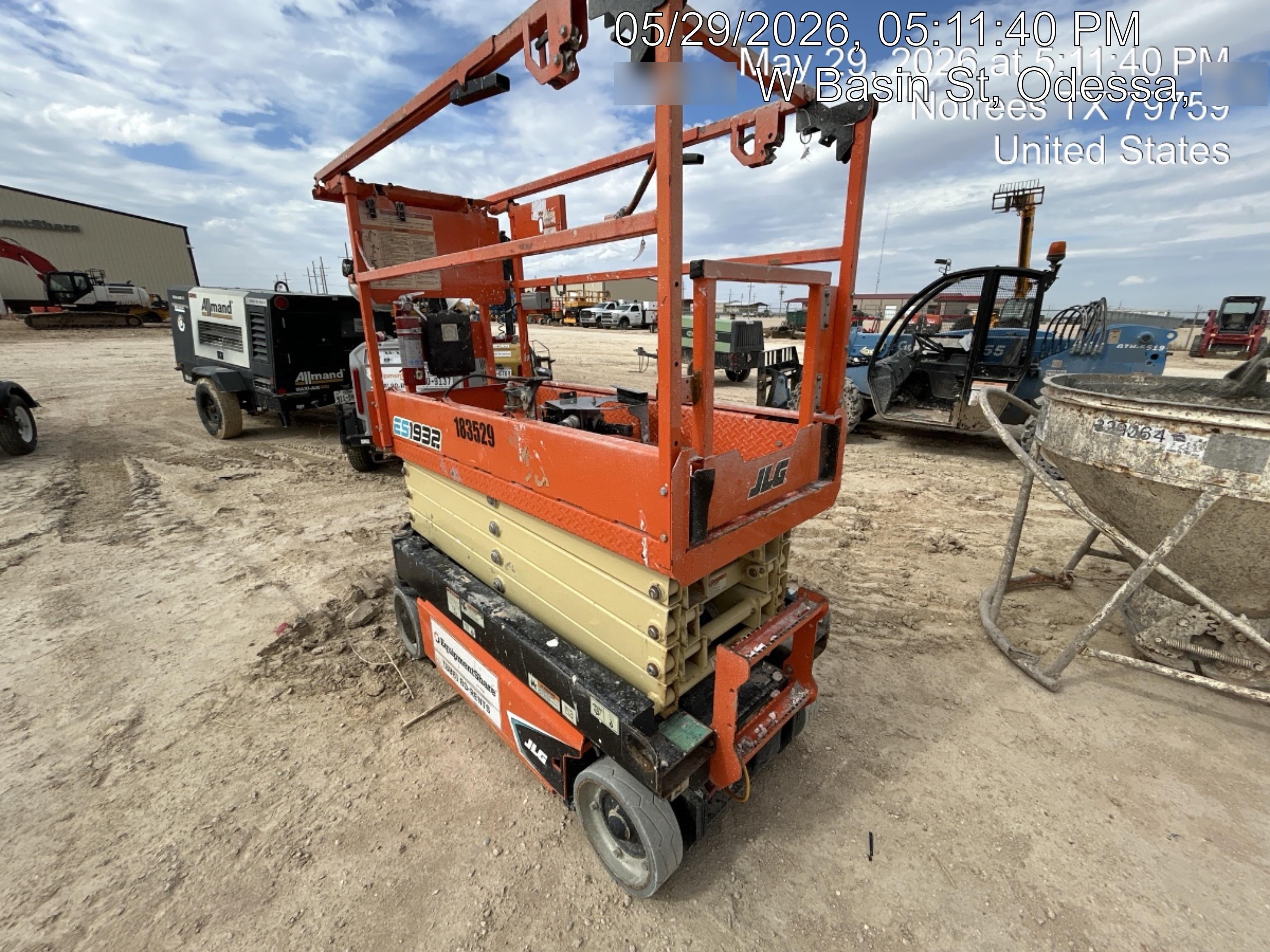2021 JLG ES1932