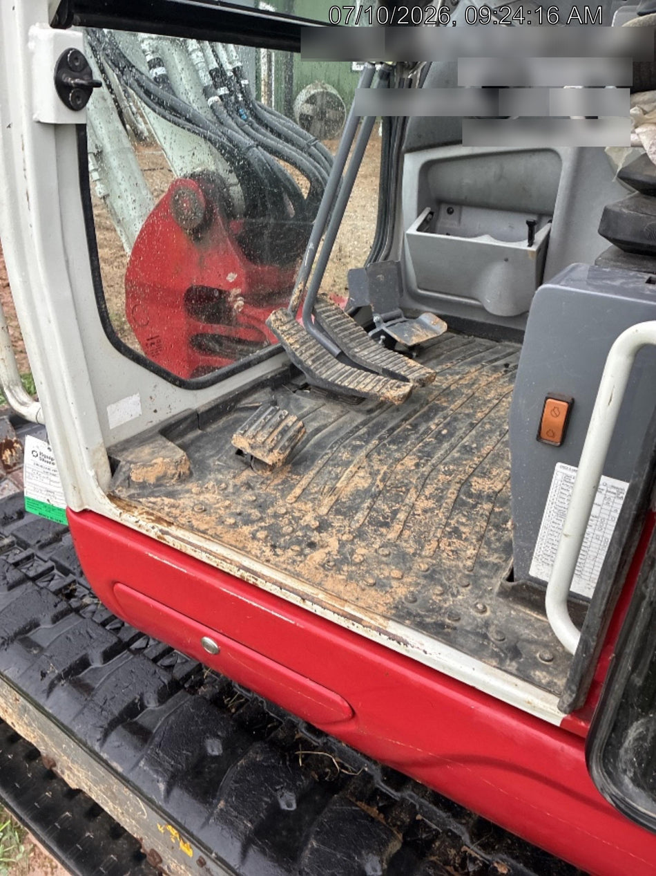 2023 TAKEUCHI TB250-2CR