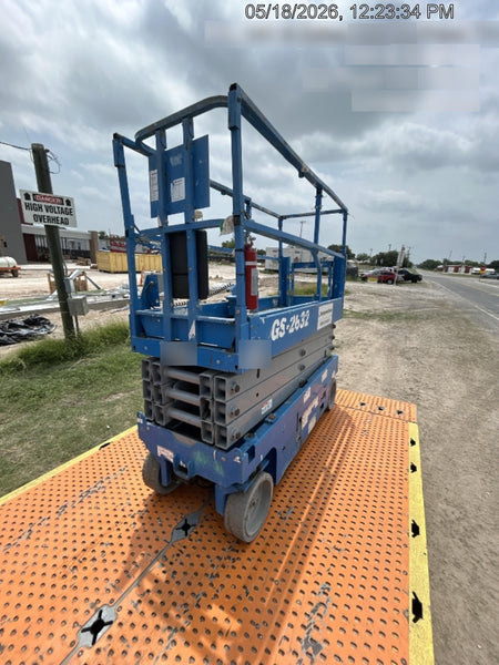 2019 Genie GS-2632 Folding rails with half height swing gate