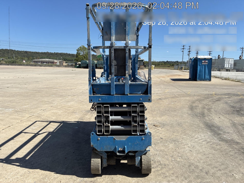 2019 Genie GS-2632 Folding rails with half height swing gate
