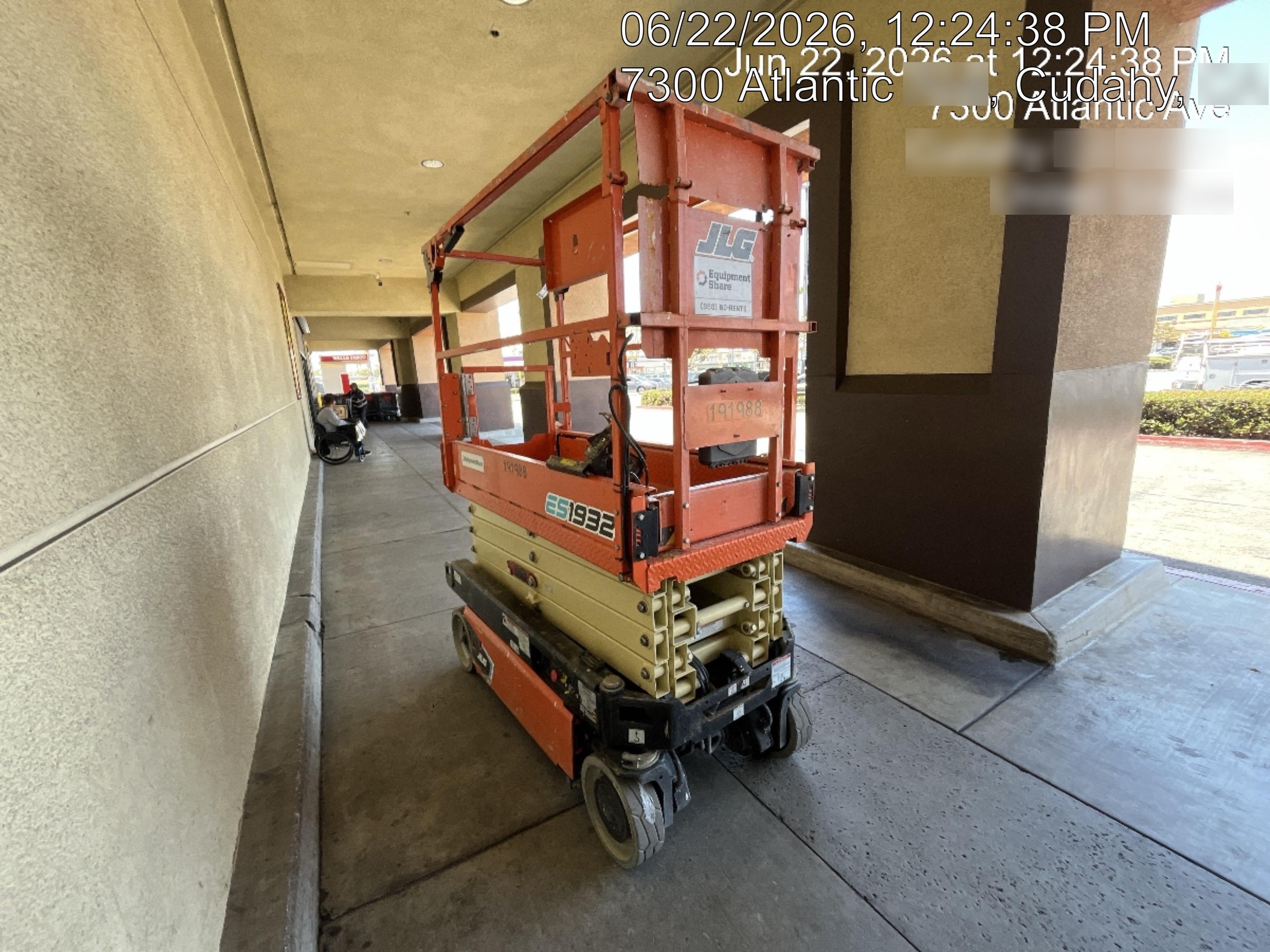 2021 JLG ES1932