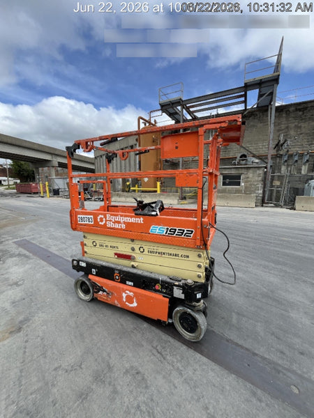2022 JLG ES1932