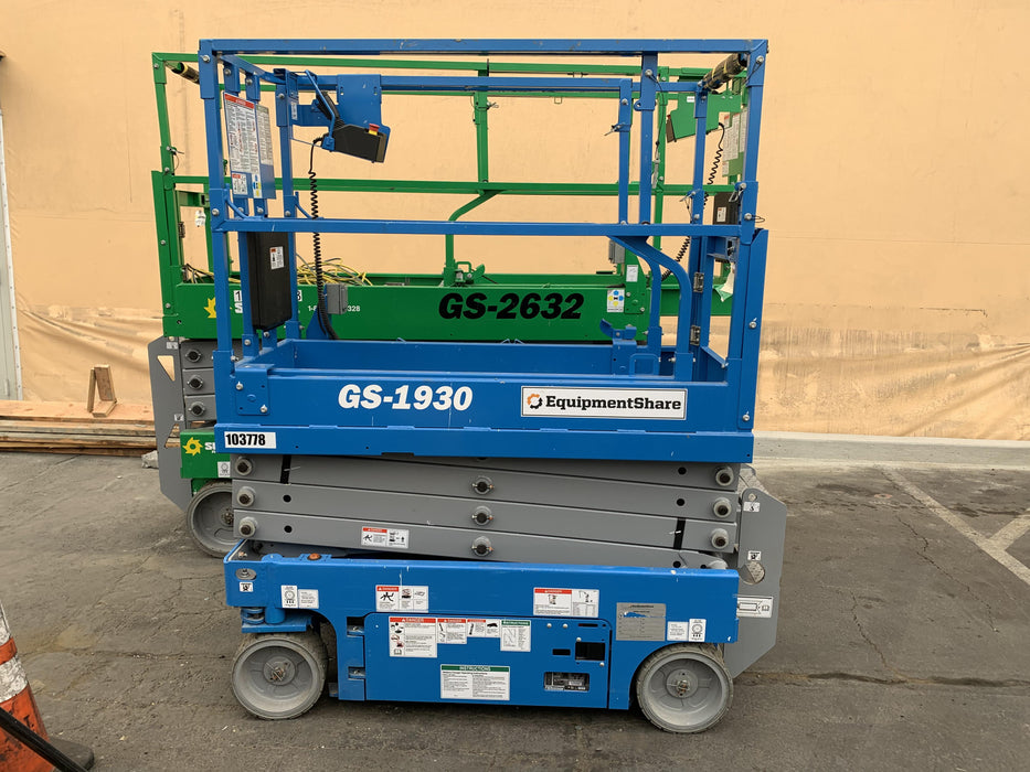 2020 Genie GS-1930 Solid Non Marking Tires, Beacon, Folding rails with half height swing gate, 800W Inverter