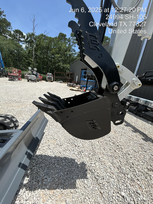 2025 TAKEUCHI 18" HD Bucket - Takeuchi