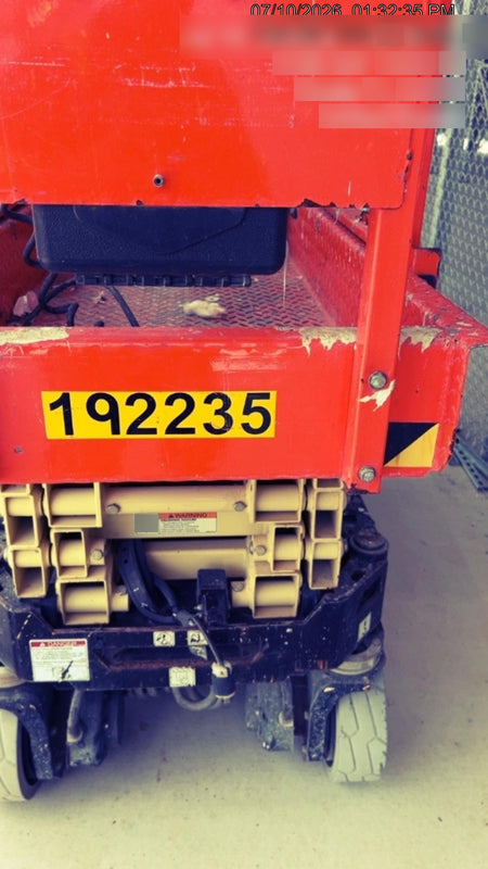 2021 JLG ES1932