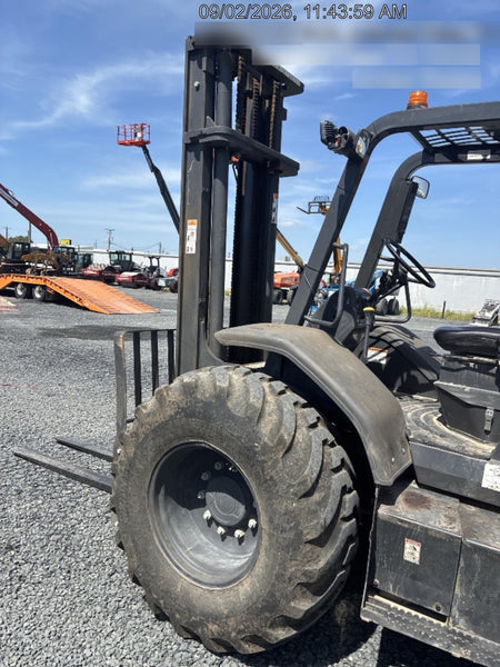 2023 CASE 588H
