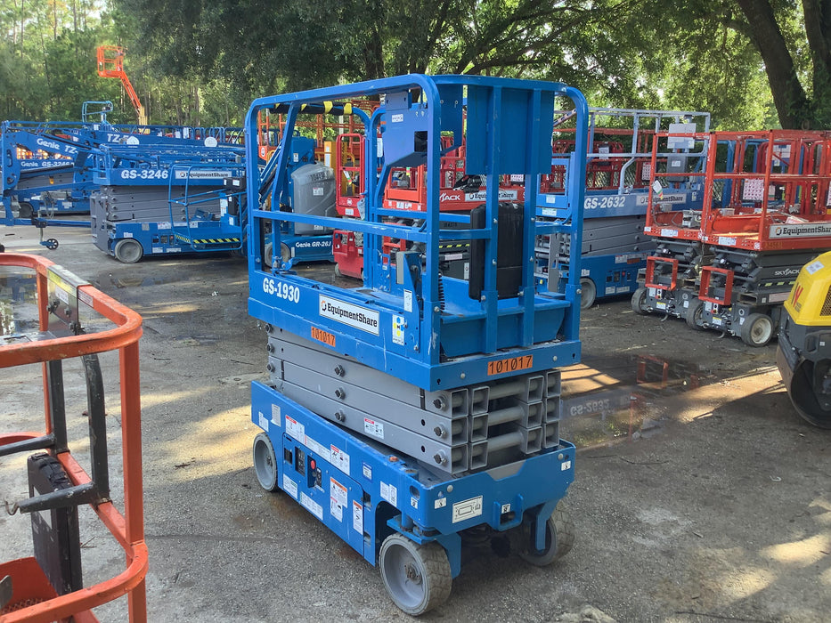 2020 Genie GS-1930 Fixed rails with chain entry gate - Pre A92.20