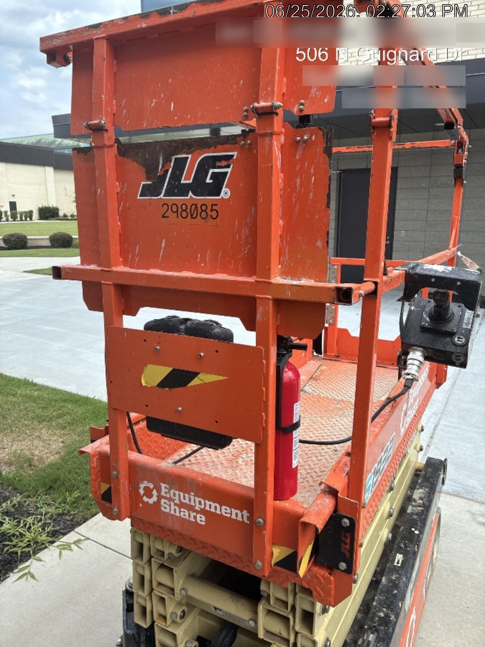 2023 JLG ES1932