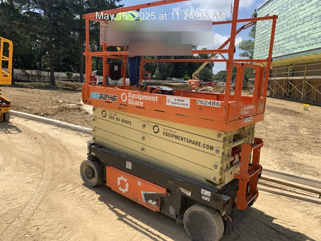 2022 JLG ES3246