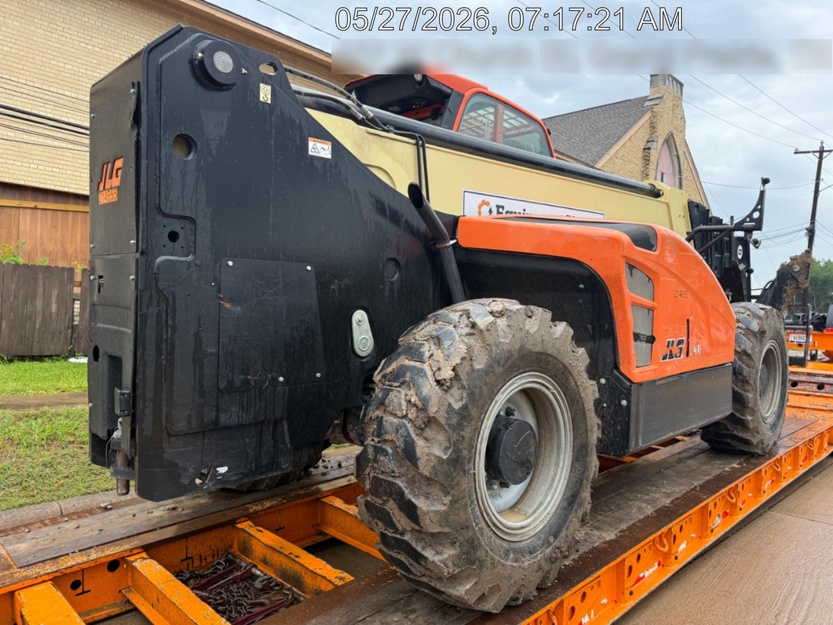 2022 JLG 1075