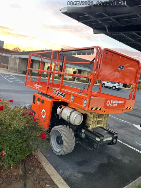 2022 JLG RT2669