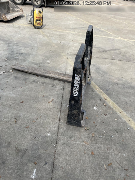 2021 FEMA 48" Pallet Forks - FEMA
